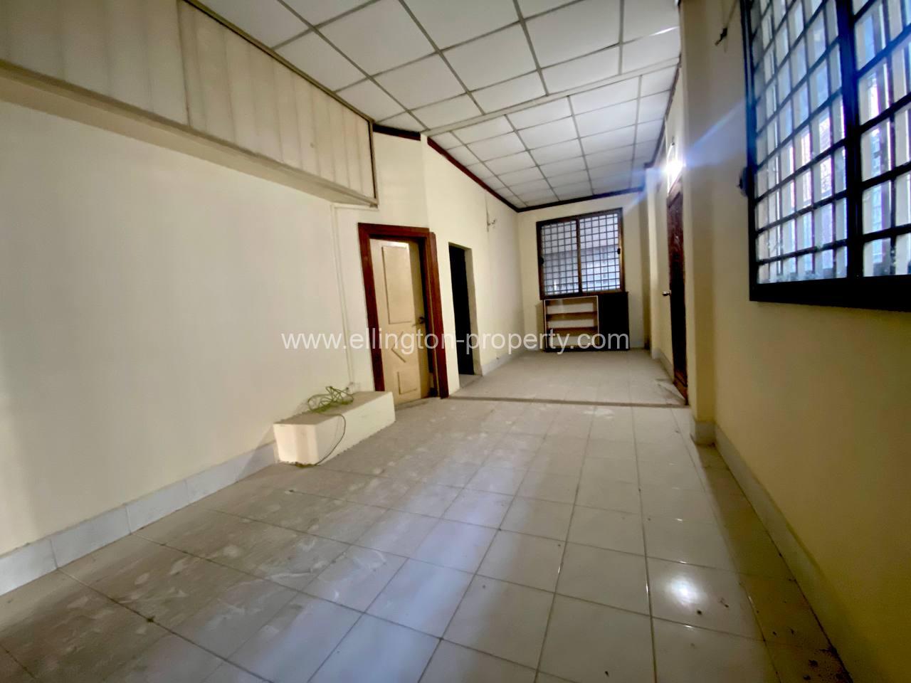 2 Bedrooms Apartment For Rent In Bkk2 Area. - Ellington Property