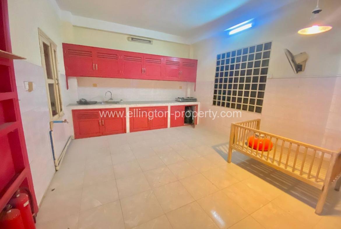 2 Bedrooms Apartment For Rent In Bkk2 Area. - Ellington Property