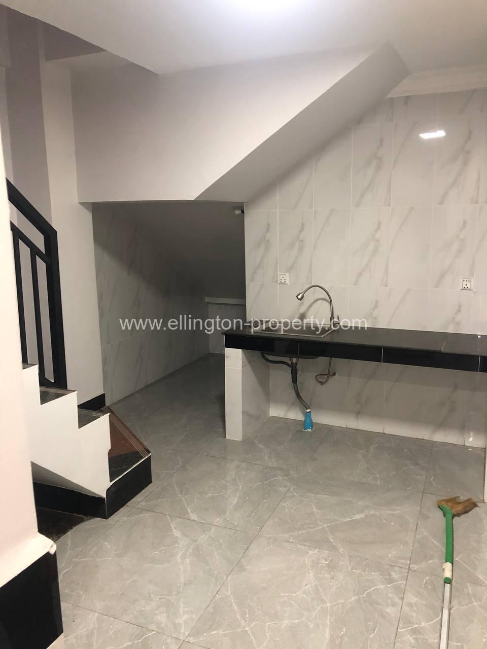 The Whole Building For Rent In Bkk2 Area. - Ellington Property