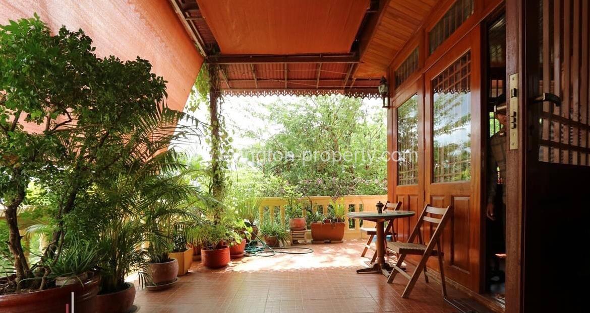 2 Bedrooms Apartment For Rent In Daun Penh Area. - Ellington Property