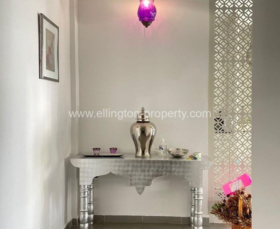 2 Bedrooms Apartment For Rent In Daun Penh Area. - Ellington Property