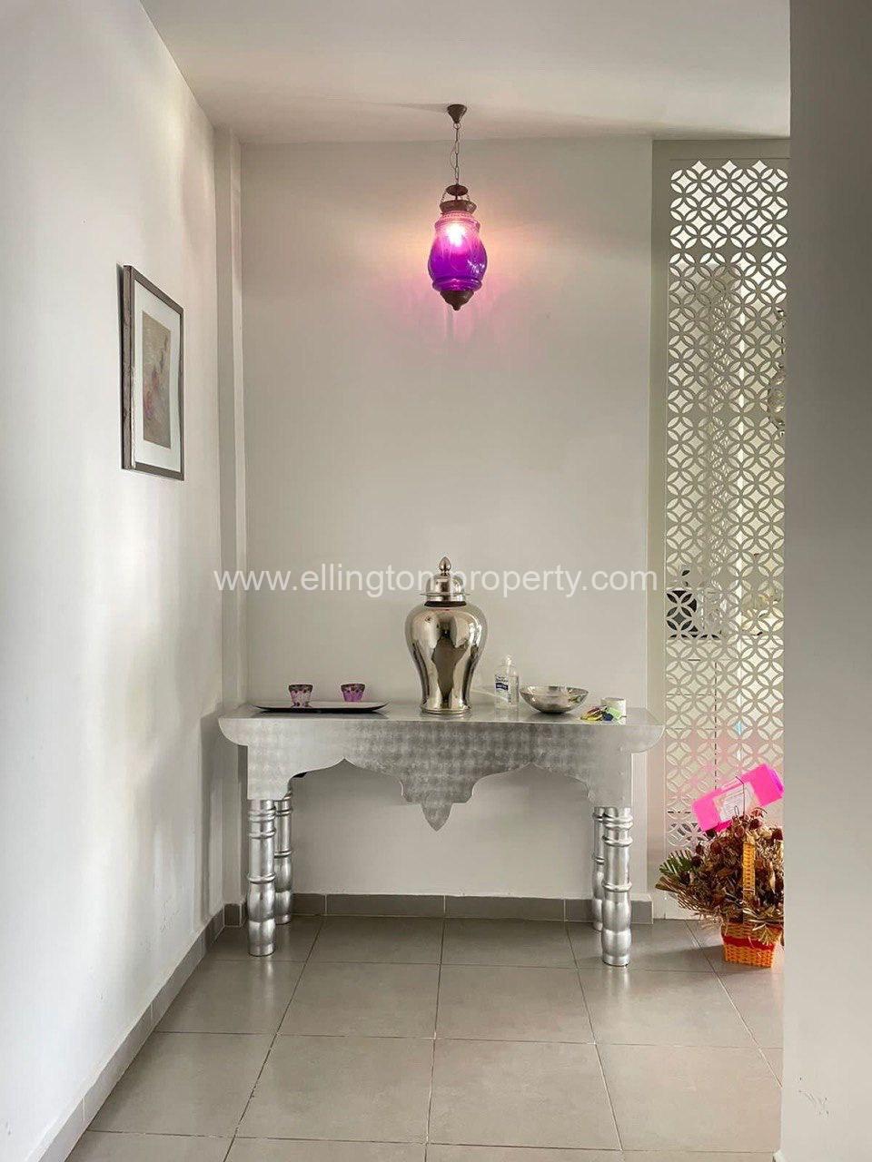 2 Bedrooms Apartment For Rent In Daun Penh Area. - Ellington Property