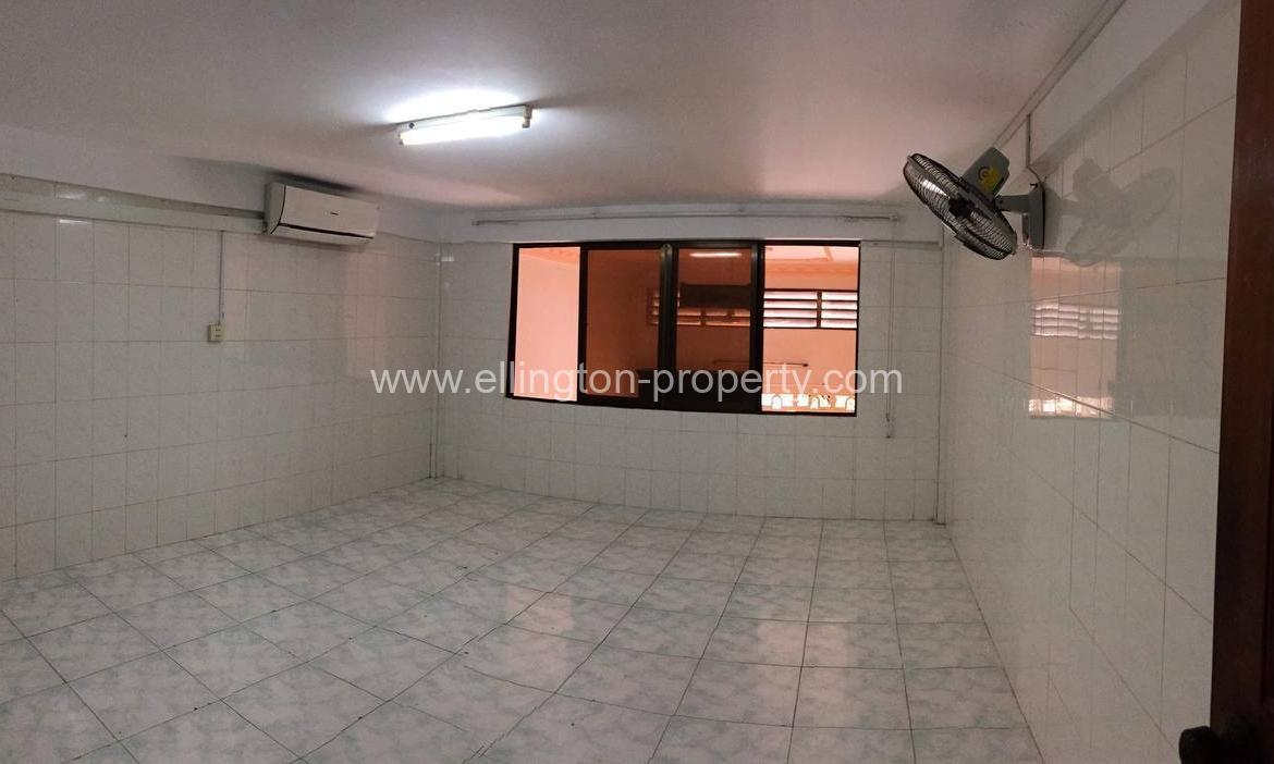 6 Bedrooms Flat House For Rent In Beong Tumpun Area. - Ellington Property