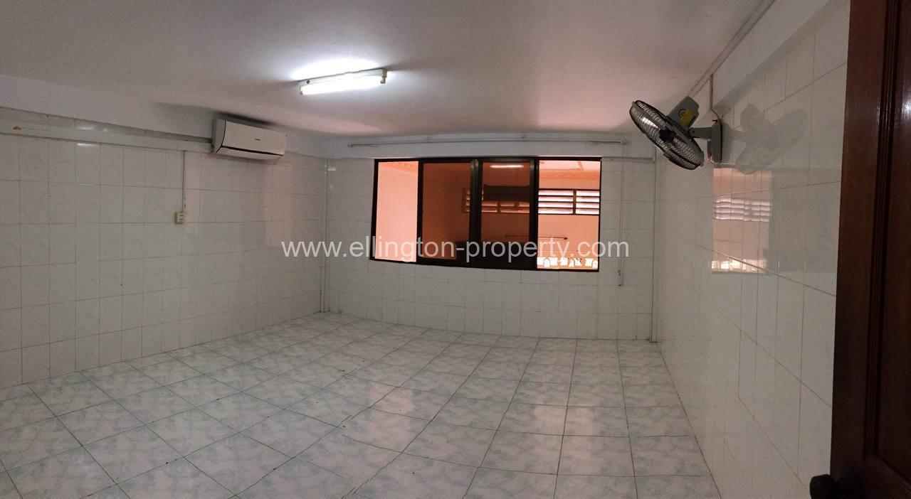 6 Bedrooms Flat House For Rent In Beong Tumpun Area. - Ellington Property