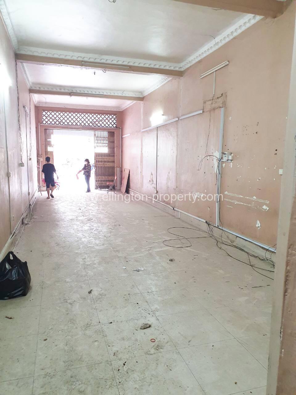 Shophouse For Rent In 7 Makara Area. - Ellington Property