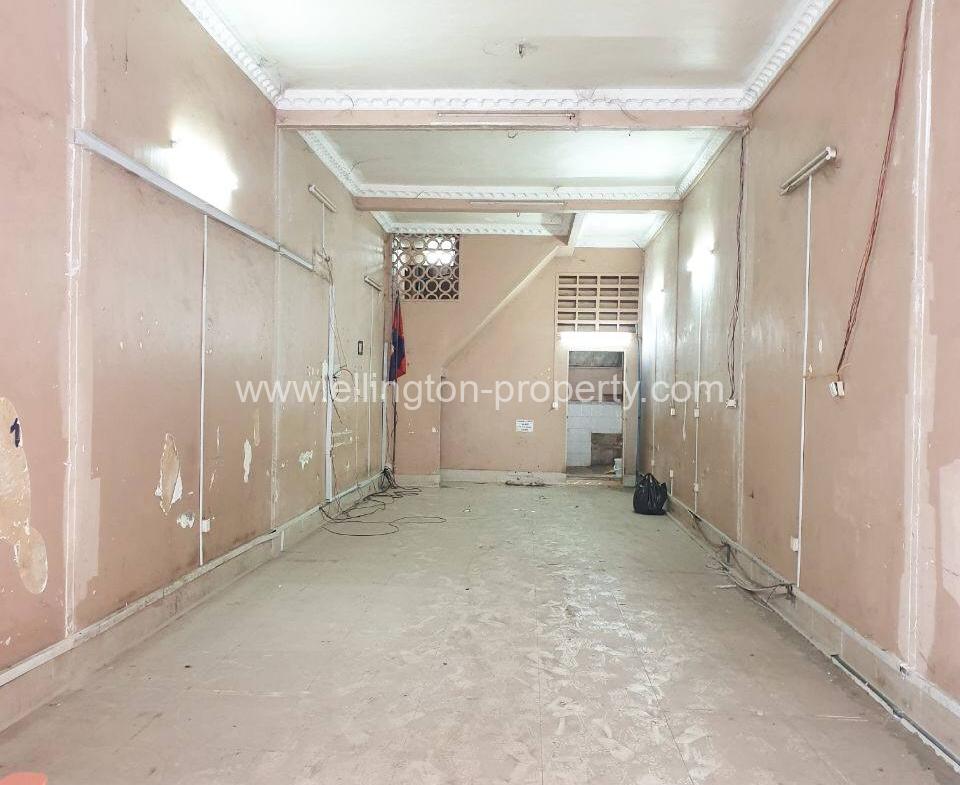 Shophouse For Rent In 7 Makara Area. - Ellington Property