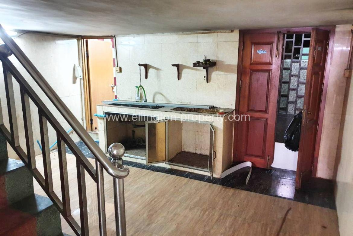 Shophouse For Rent In 7 Makara Area. - Ellington Property