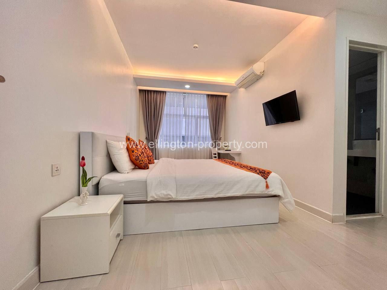 3 Bedrooms Service Apartment For Rent In Bkk1 - Ellington Property