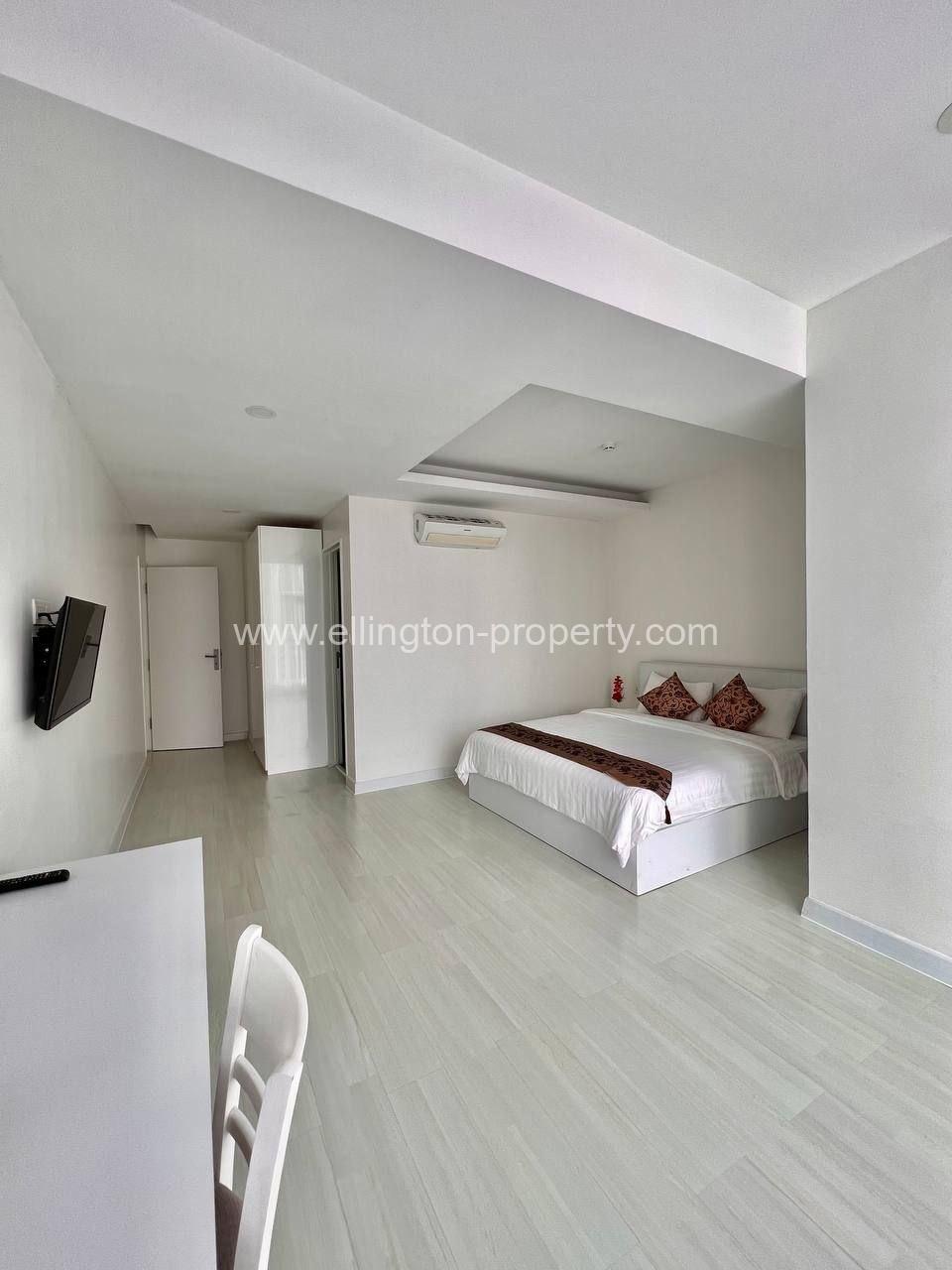 3 Bedrooms Service Apartment For Rent In Bkk1 - Ellington Property