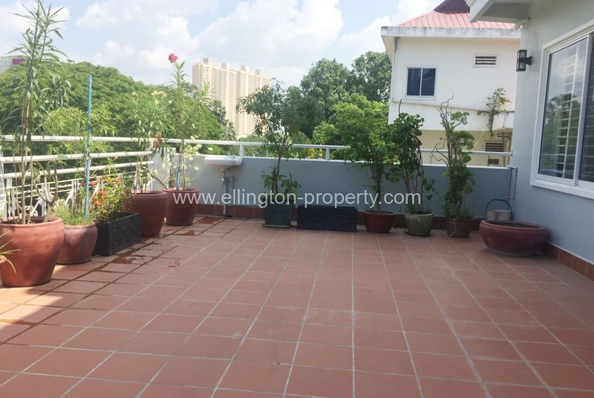 3 Bedrooms Apartment For Rent In Tonle Bassac Area. - Ellington Property