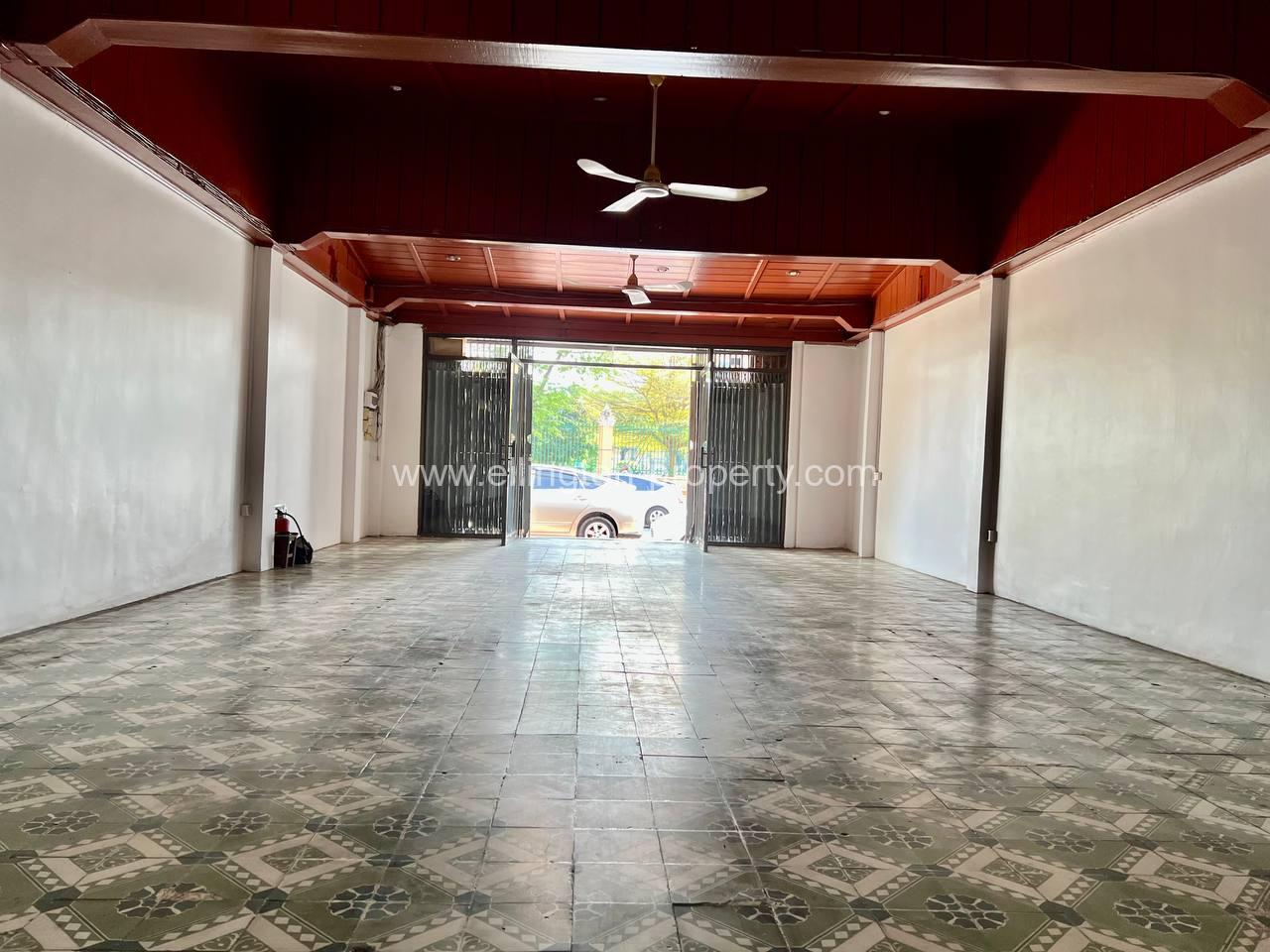 Shophouse For Rent In Daun Penh Area. - Ellington Property