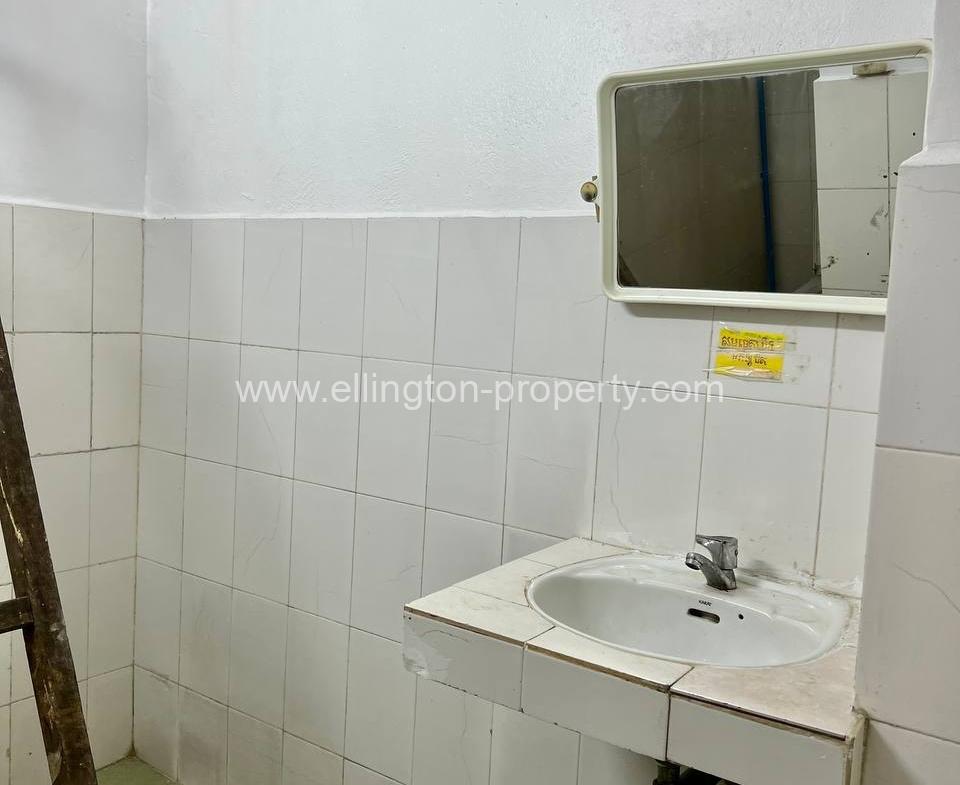 Shophouse For Rent In Daun Penh Area. - Ellington Property