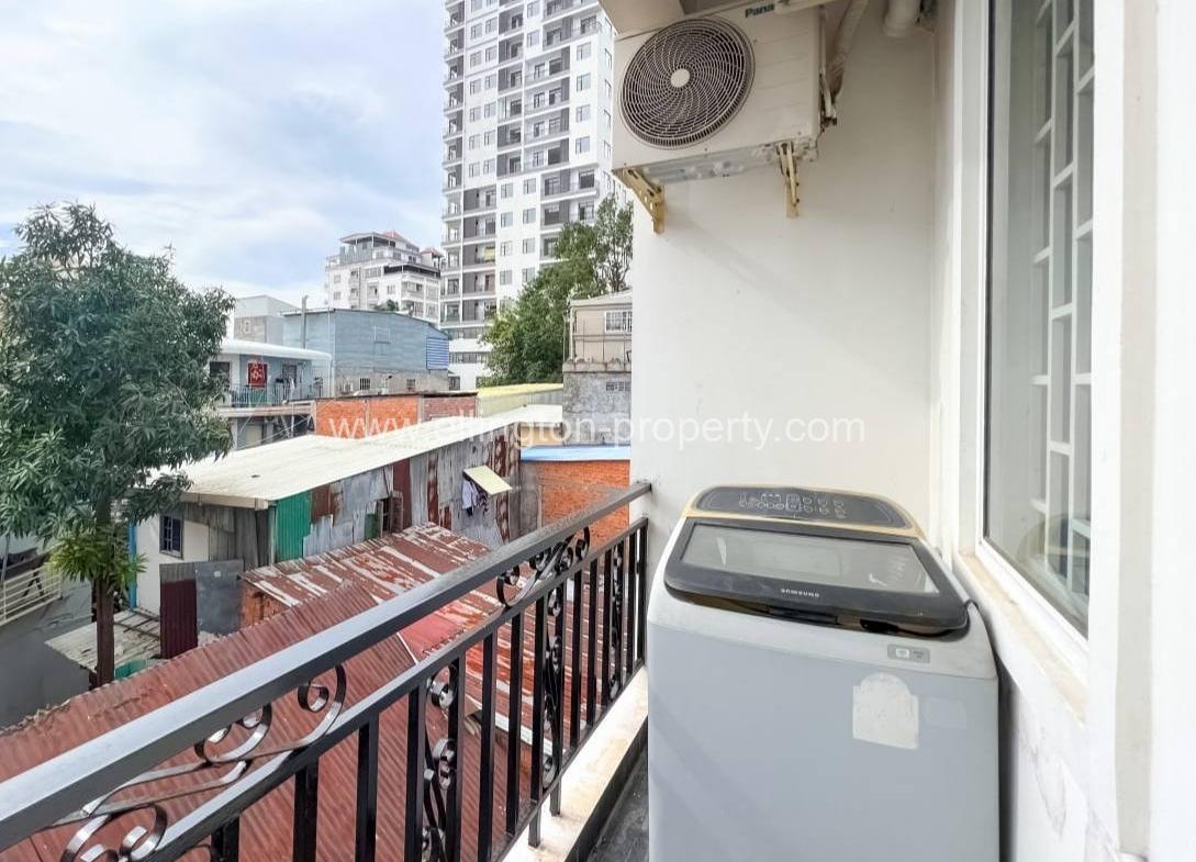 2 Bedrooms Apartment For Rent In Tonle Bassac Area. - Ellington Property