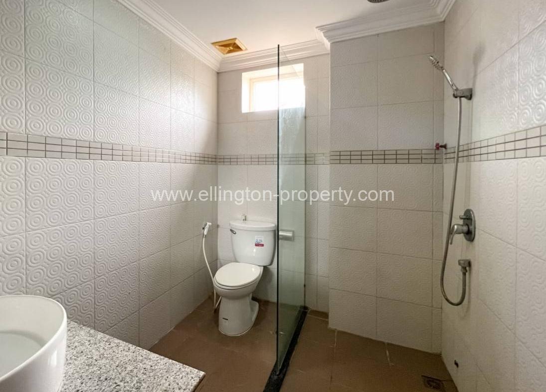 2 Bedrooms Apartment For Rent In Tonle Bassac Area. - Ellington Property