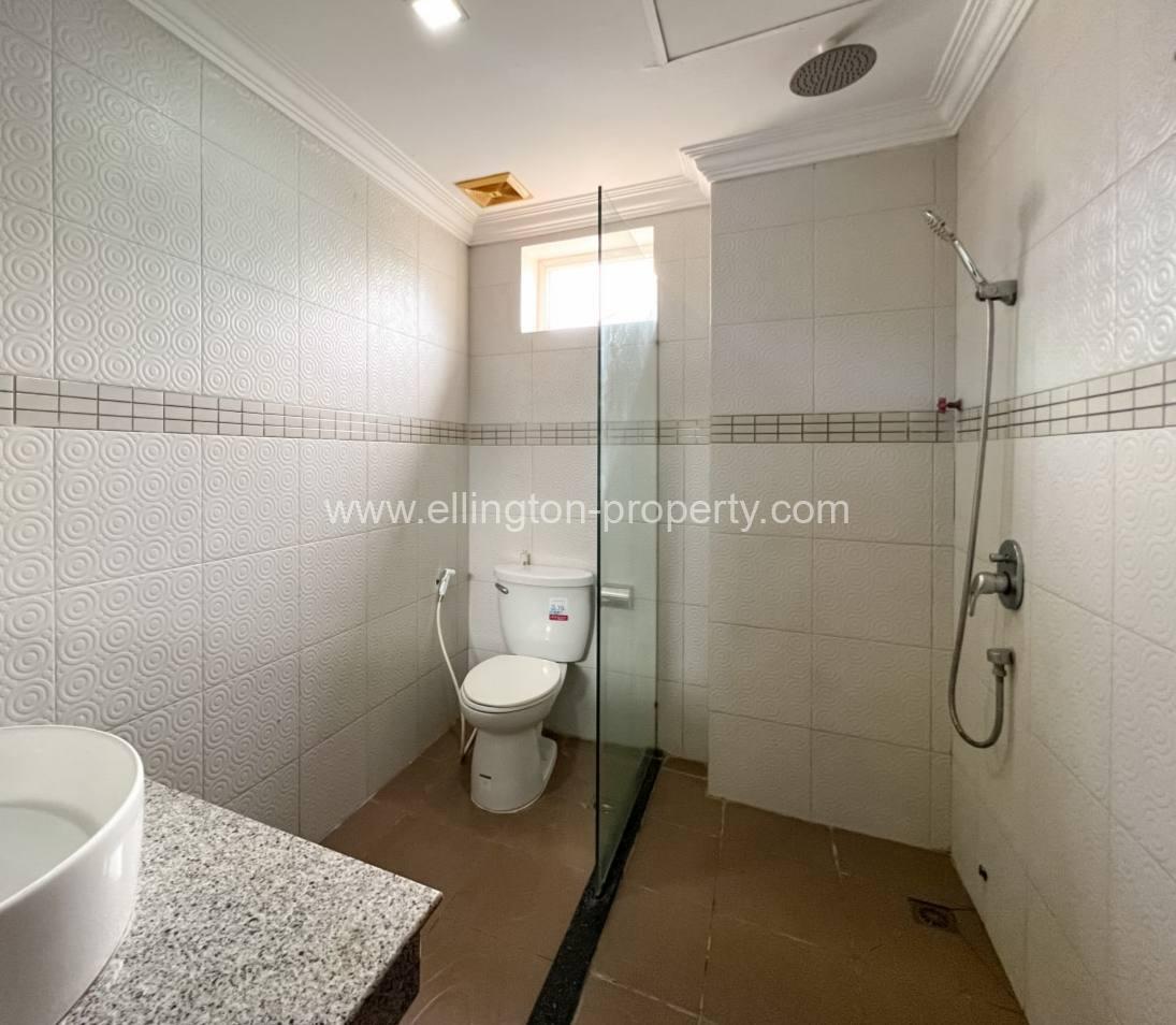 2 Bedrooms Apartment For Rent In Tonle Bassac Area. - Ellington Property