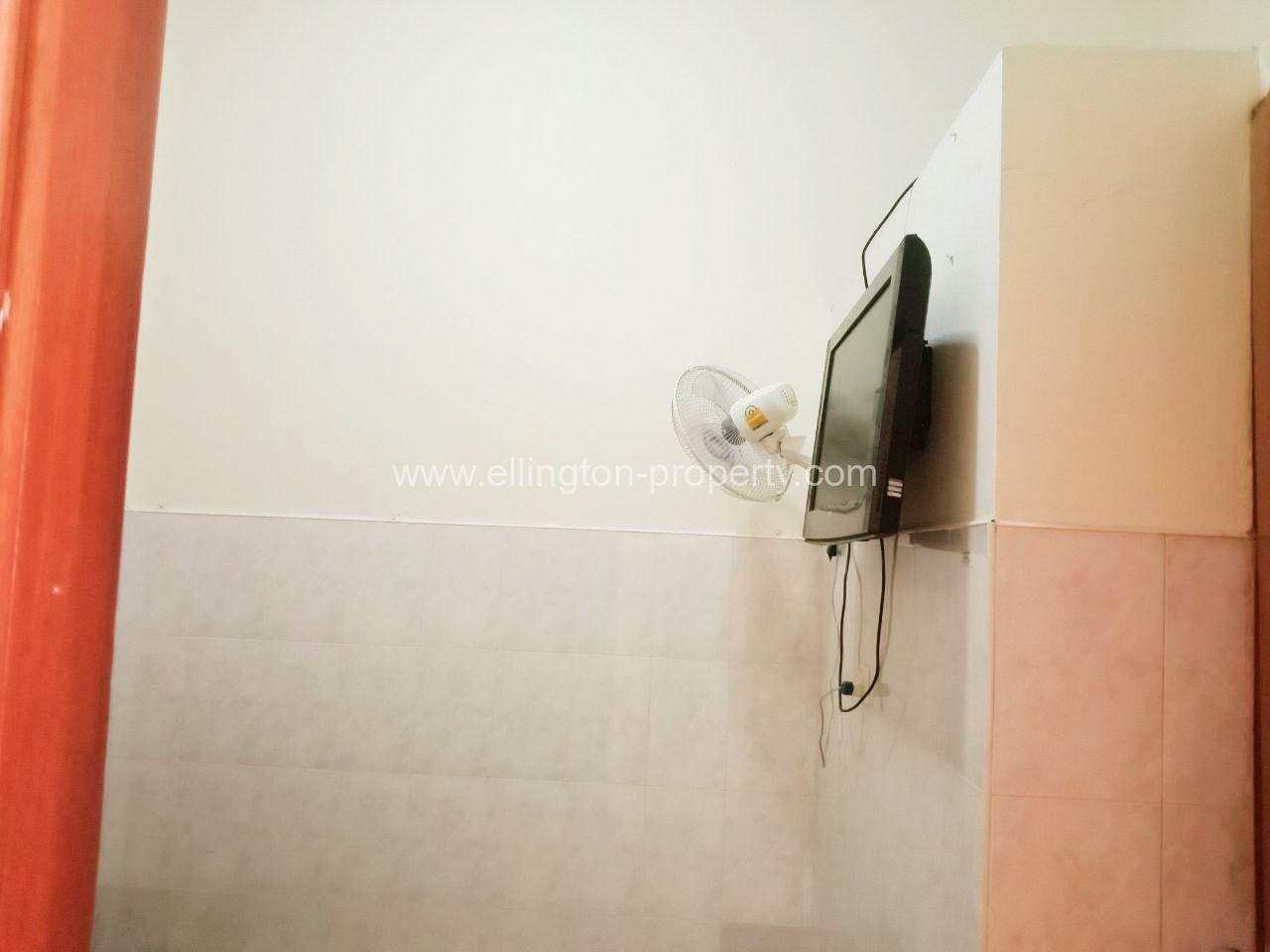 2 Bedrooms Apartment For Rent In Daun Penh Area. - Ellington Property