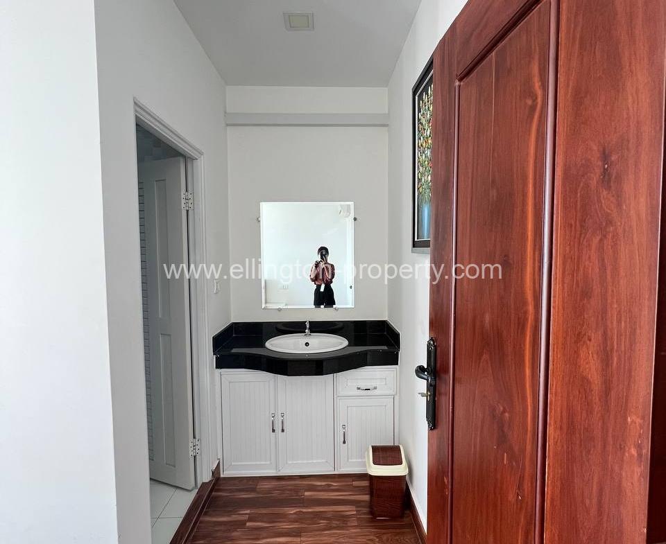 1 Bedroom Service Apartment For Rent - Ellington Property