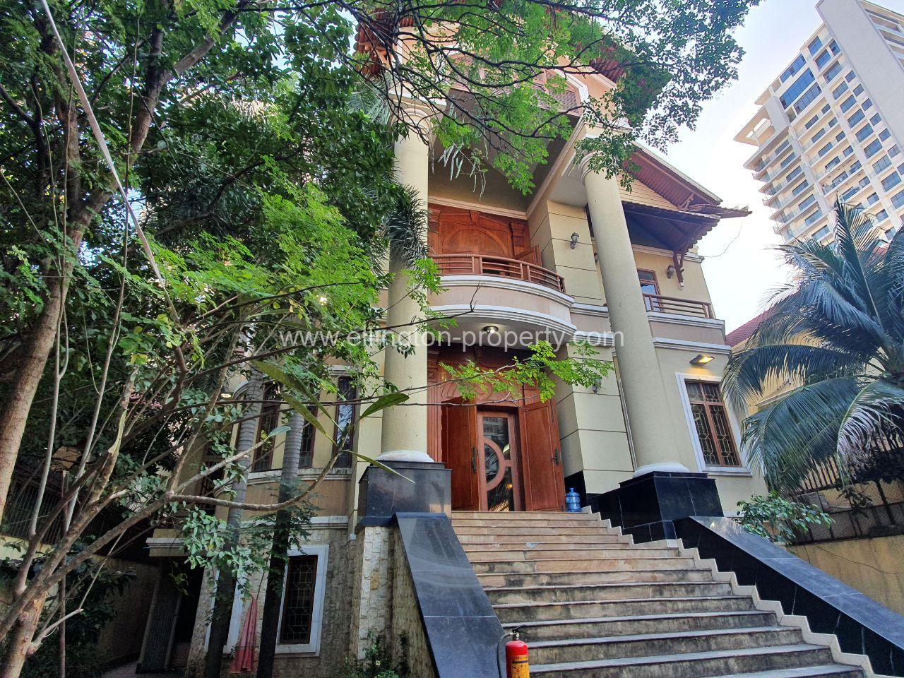 8 Bedrooms Villa For Rent Bkk1 - Ellington Property