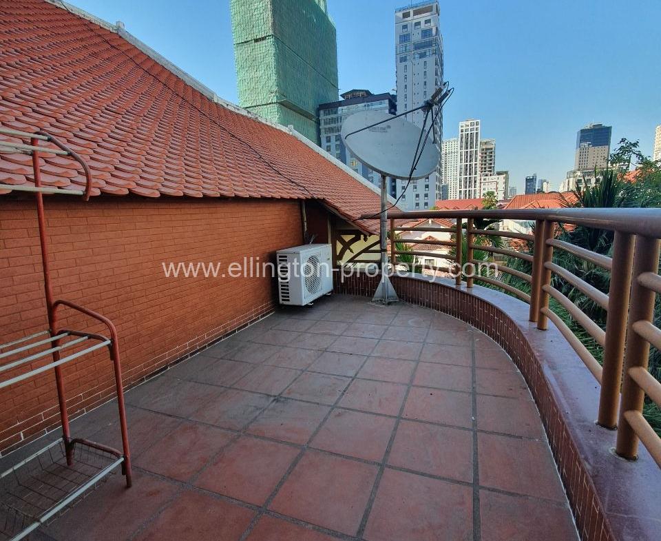 8 Bedrooms Villa For Rent Bkk1 - Ellington Property