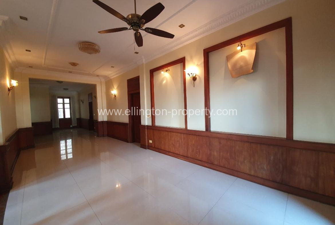 8 Bedrooms Villa For Rent Bkk1 - Ellington Property