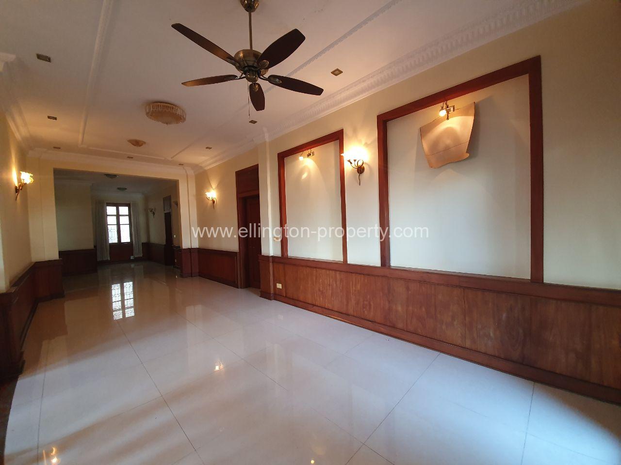 8 Bedrooms Villa For Rent Bkk1 - Ellington Property