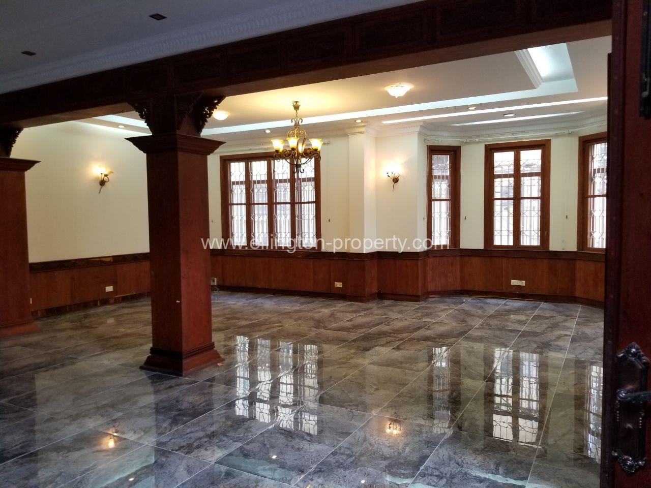 8 Bedrooms Villa For Rent Bkk1 - Ellington Property