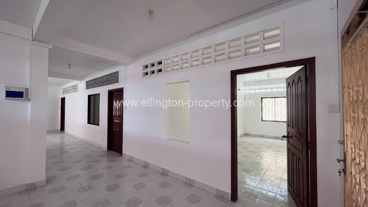 10 Bedrooms House For Rent Daun Penh - Ellington Property