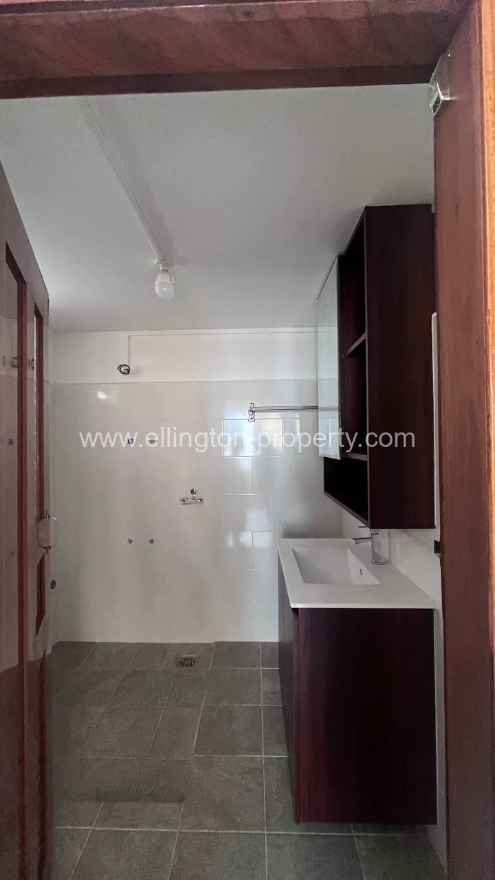 10 Bedrooms House For Rent Daun Penh - Ellington Property