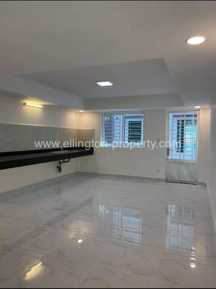 5 Bedrooms Flathouse For Rent In Chroy Changvar - Ellington Property