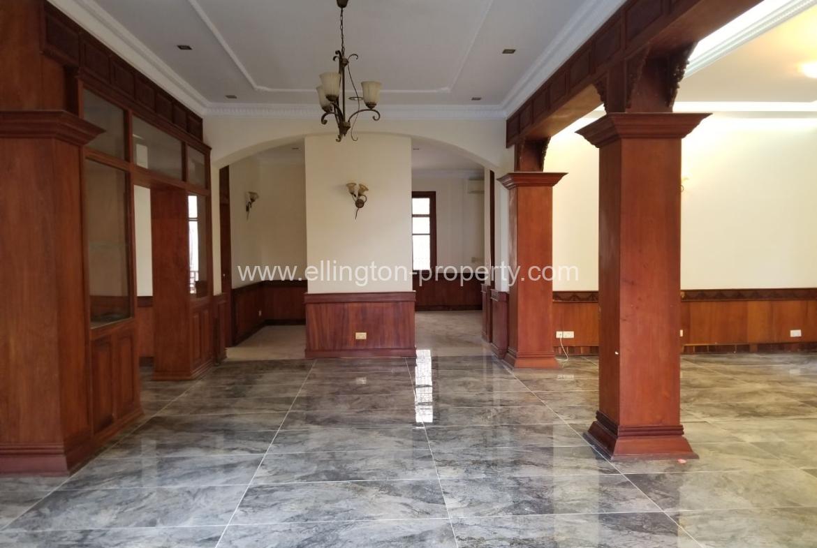 8 Bedrooms Villa For Rent Bkk1 - Ellington Property