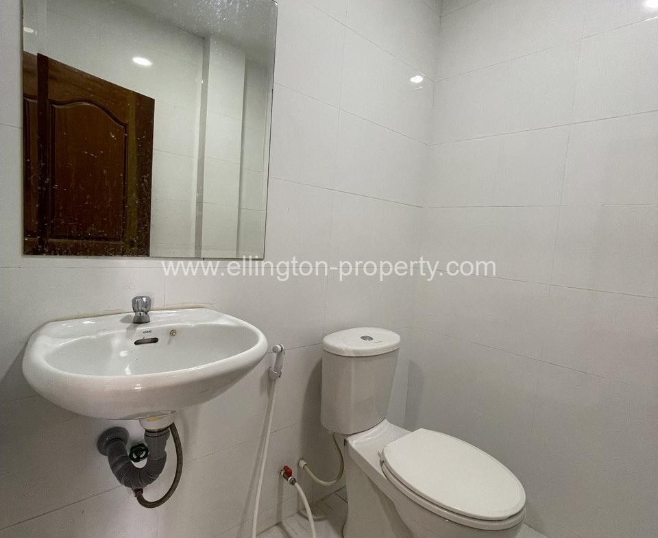 2 Bedrooms Apartment For Rent In Bkk3 - Ellington Property