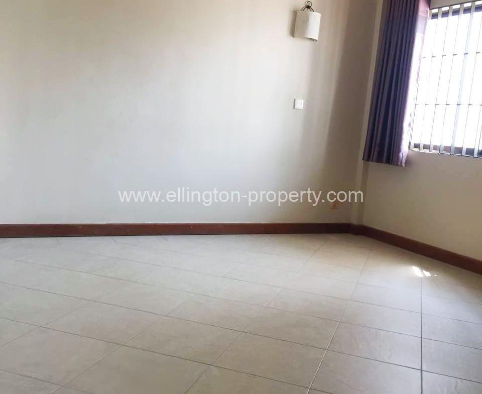 8 Bedrooms Flathouse For Rent - Ellington Property