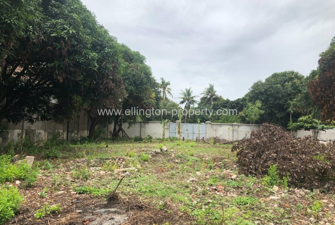 Land For Rent In Chroy Changvar - Ellington Property