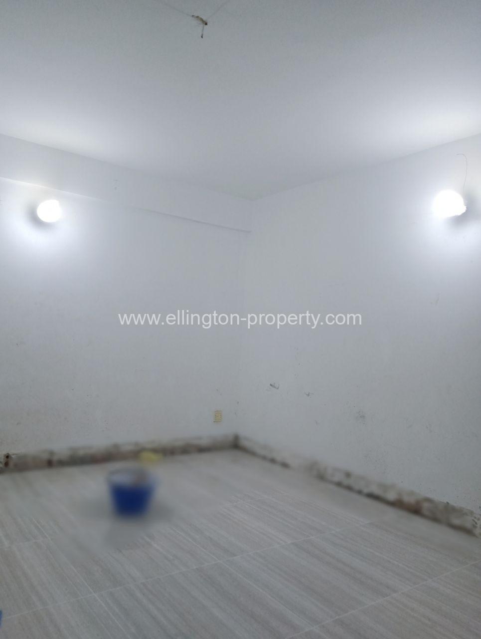 6 Bedrooms Flathouse Rent In Daun Penh - Ellington Property