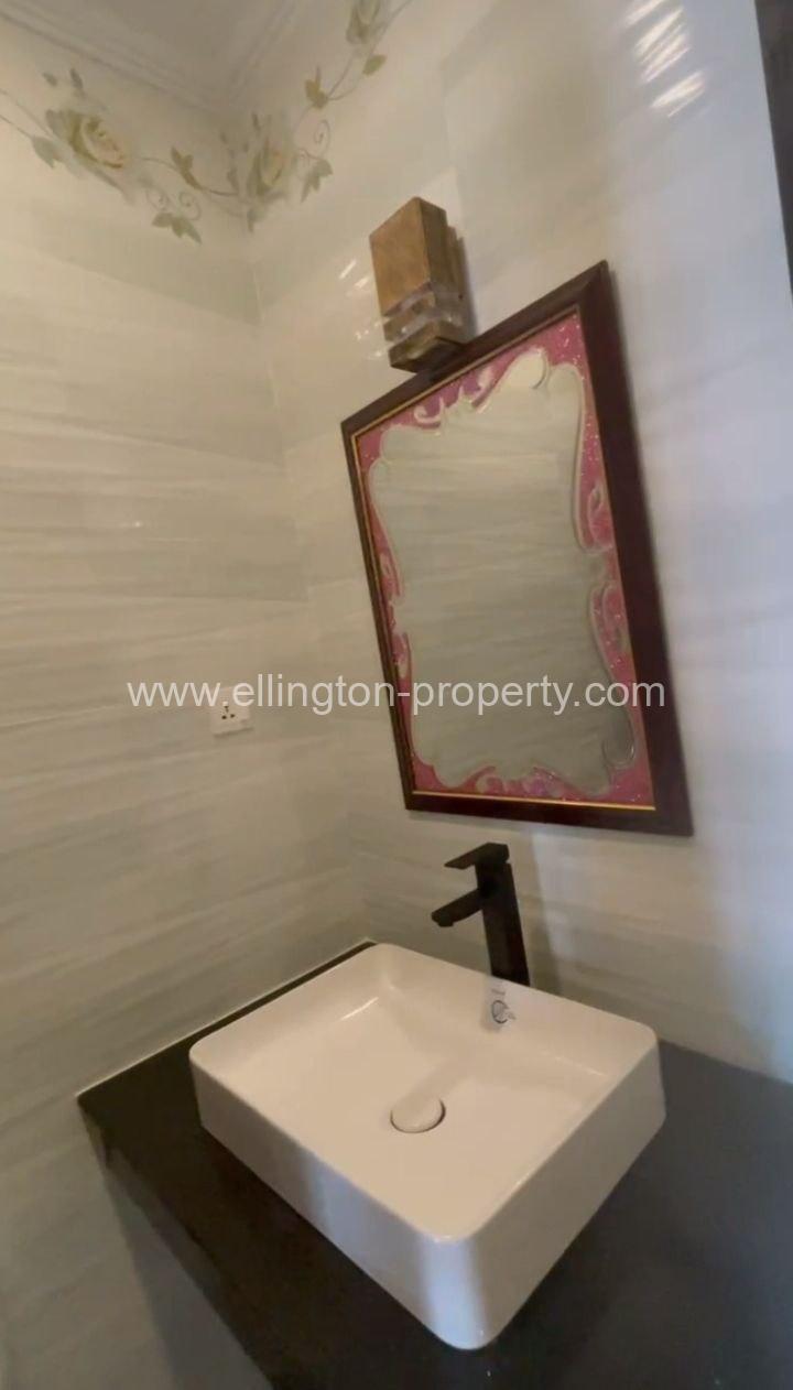 Bulding For Rent In Daun Penh - Ellington Property