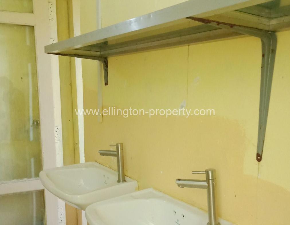 Shophouse For Rent In Daun Penh - Ellington Property