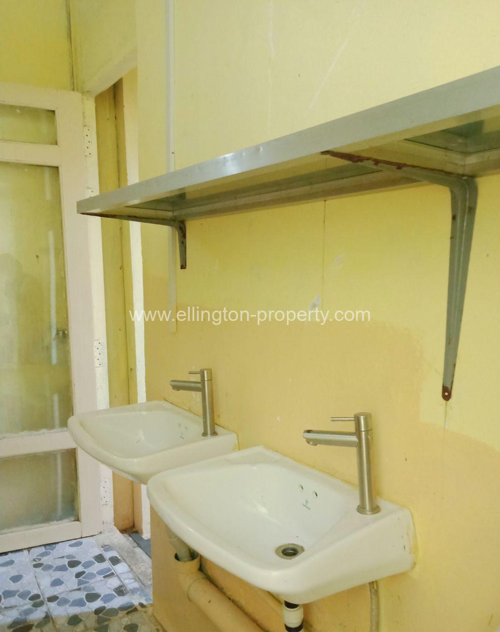 Shophouse For Rent In Daun Penh - Ellington Property