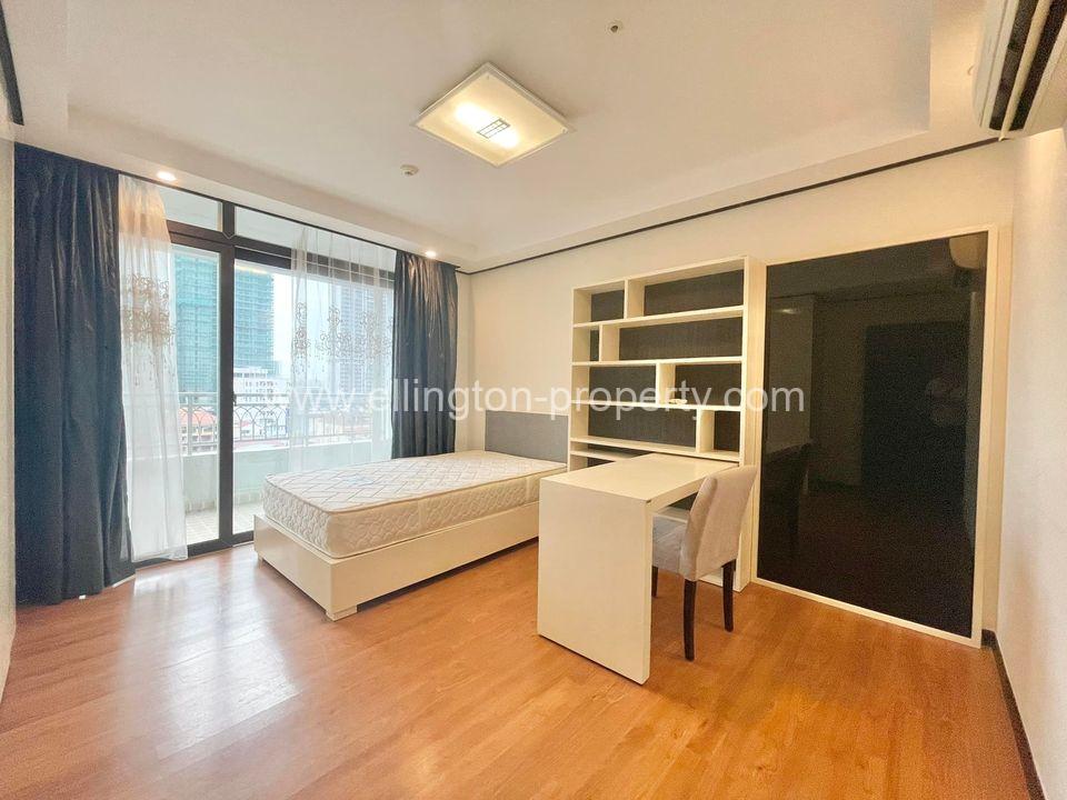 3 Bedrooms Apartment For Rent - Ellington Property