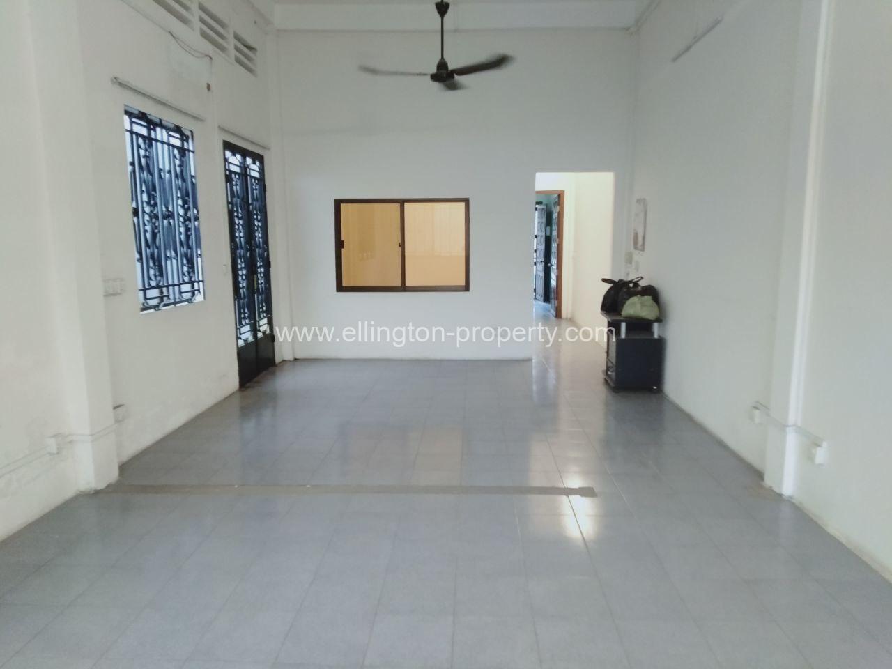 1 Bedroom Apartment For Rent In Daun Penh - Ellington Property