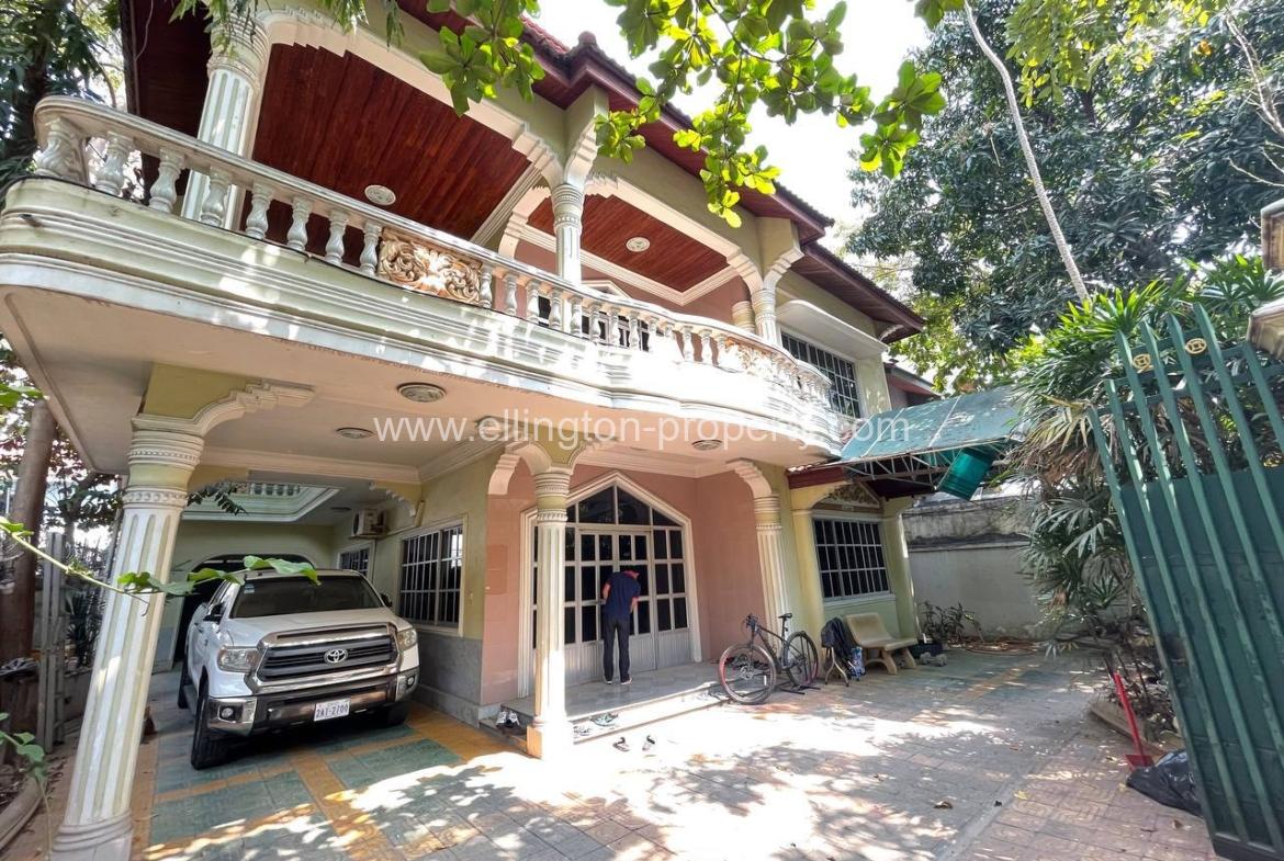 Villas For Rent In Bkk1 - Ellington Property