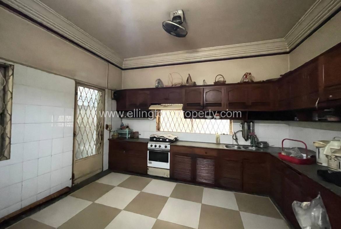 Villas For Rent In Bkk1 - Ellington Property