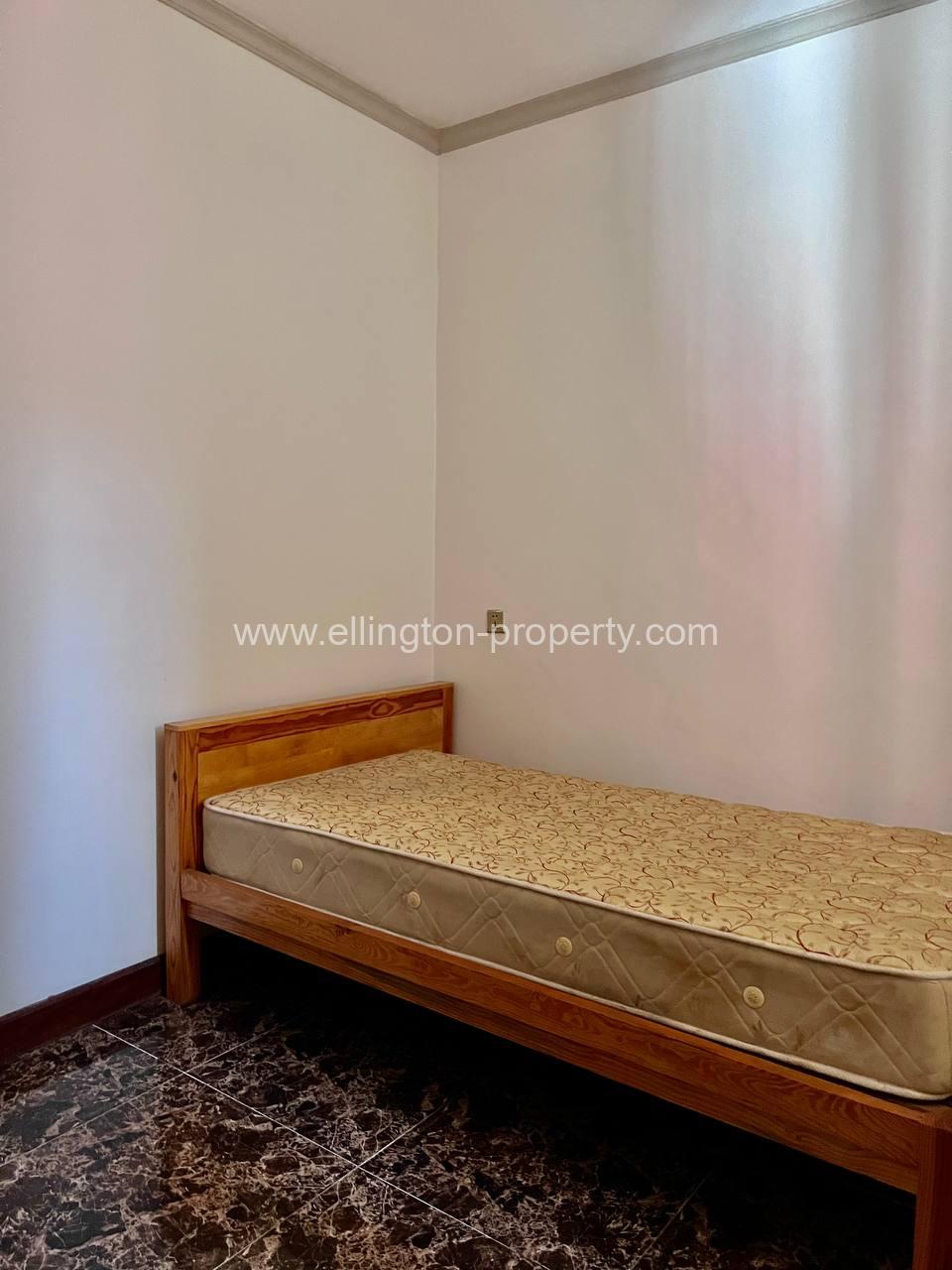 5 Bedrooms Apartment For Rent - Ellington Property