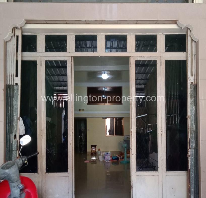 Shophouse For Sale In Bkk3 - Ellington Property