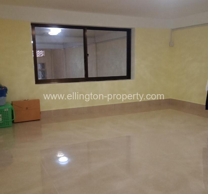 Shophouse For Sale In Bkk3 - Ellington Property