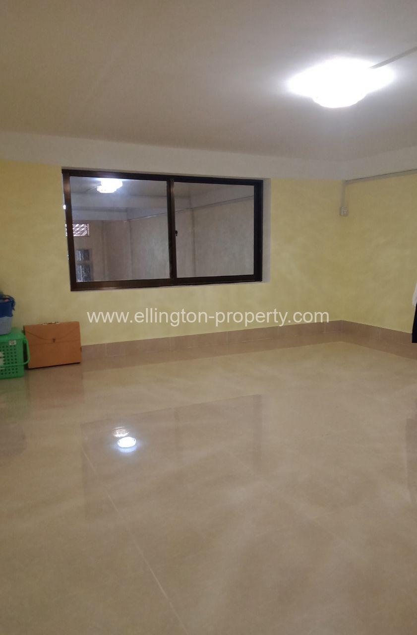 Shophouse For Sale In Bkk3 - Ellington Property