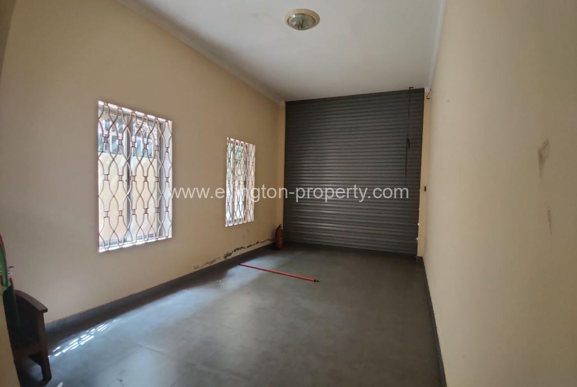 Villa For Rent In Chamkarmon - Ellington Property