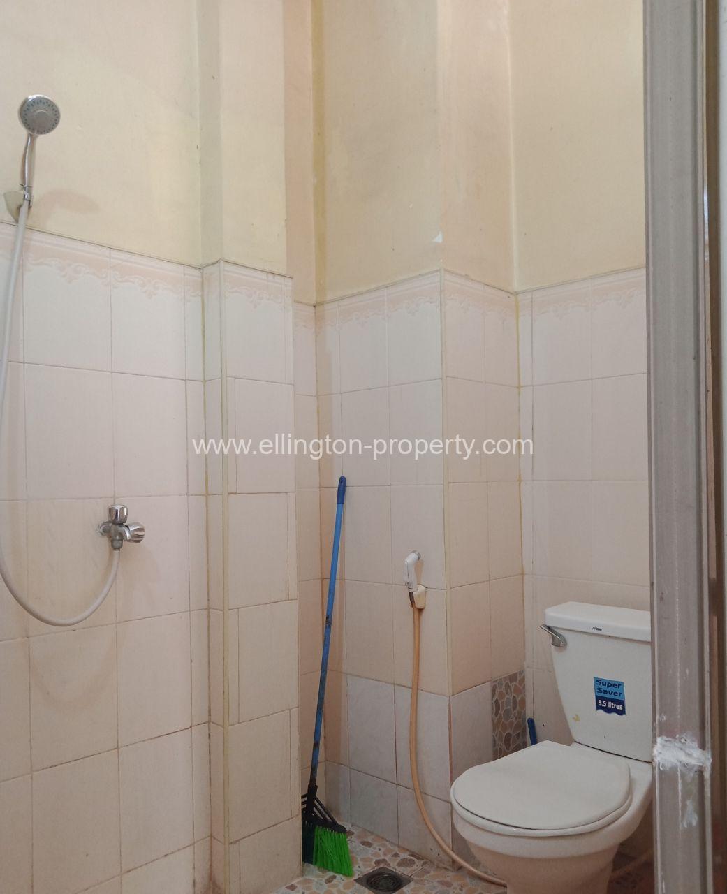 Flathouse For Sale In Daun Penh - Ellington Property