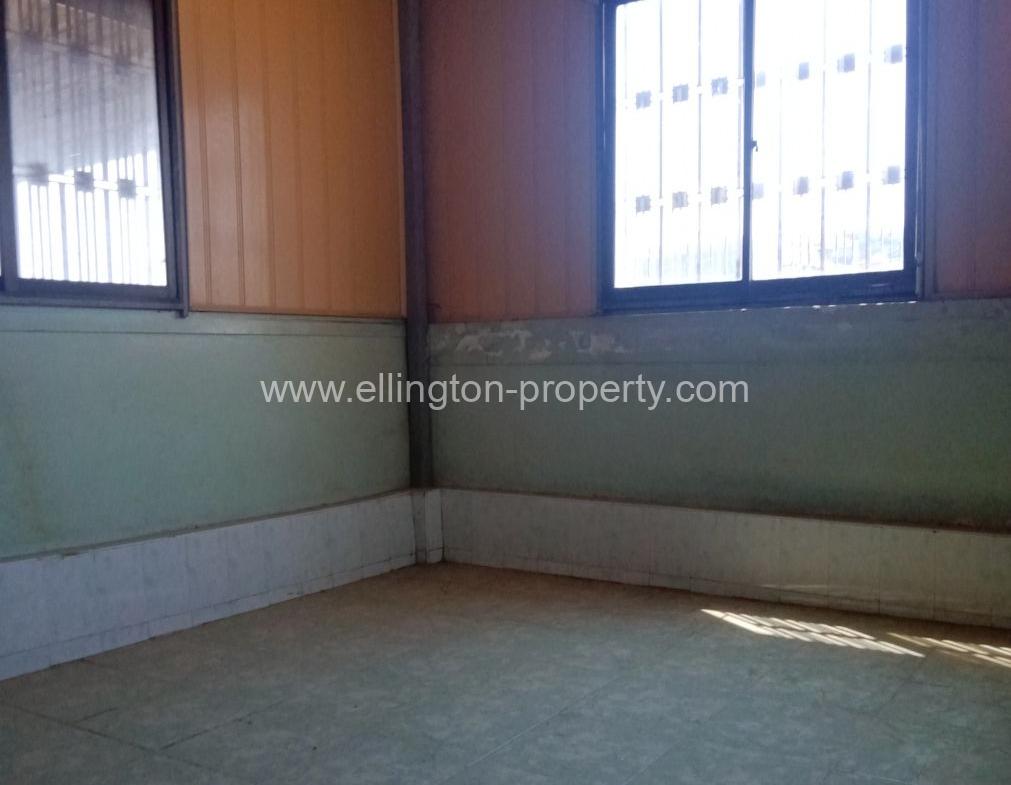 Flathouse For Sell - Ellington Property