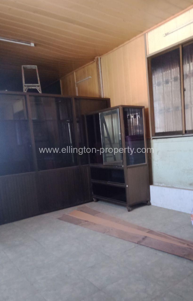 Flathouse For Sell - Ellington Property