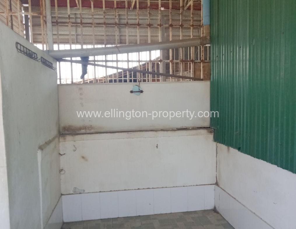 Flathouse For Sell - Ellington Property